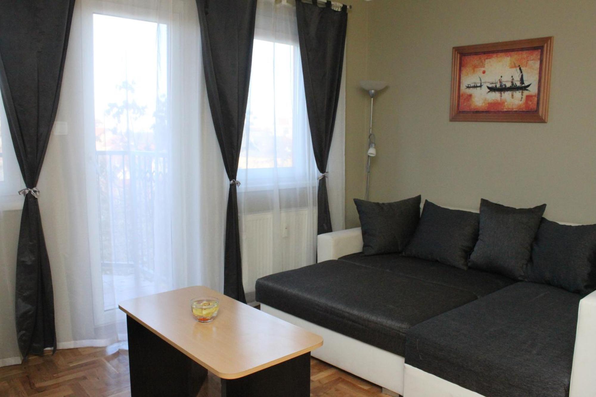 Sun Apartments Суботиця Екстер'єр фото